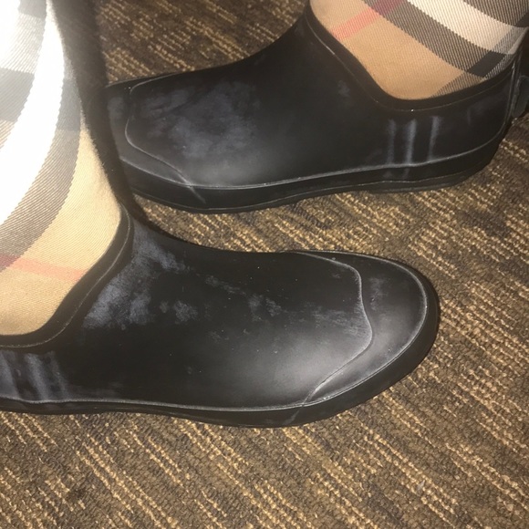 Burberry rain boots - Picture 4 of 5